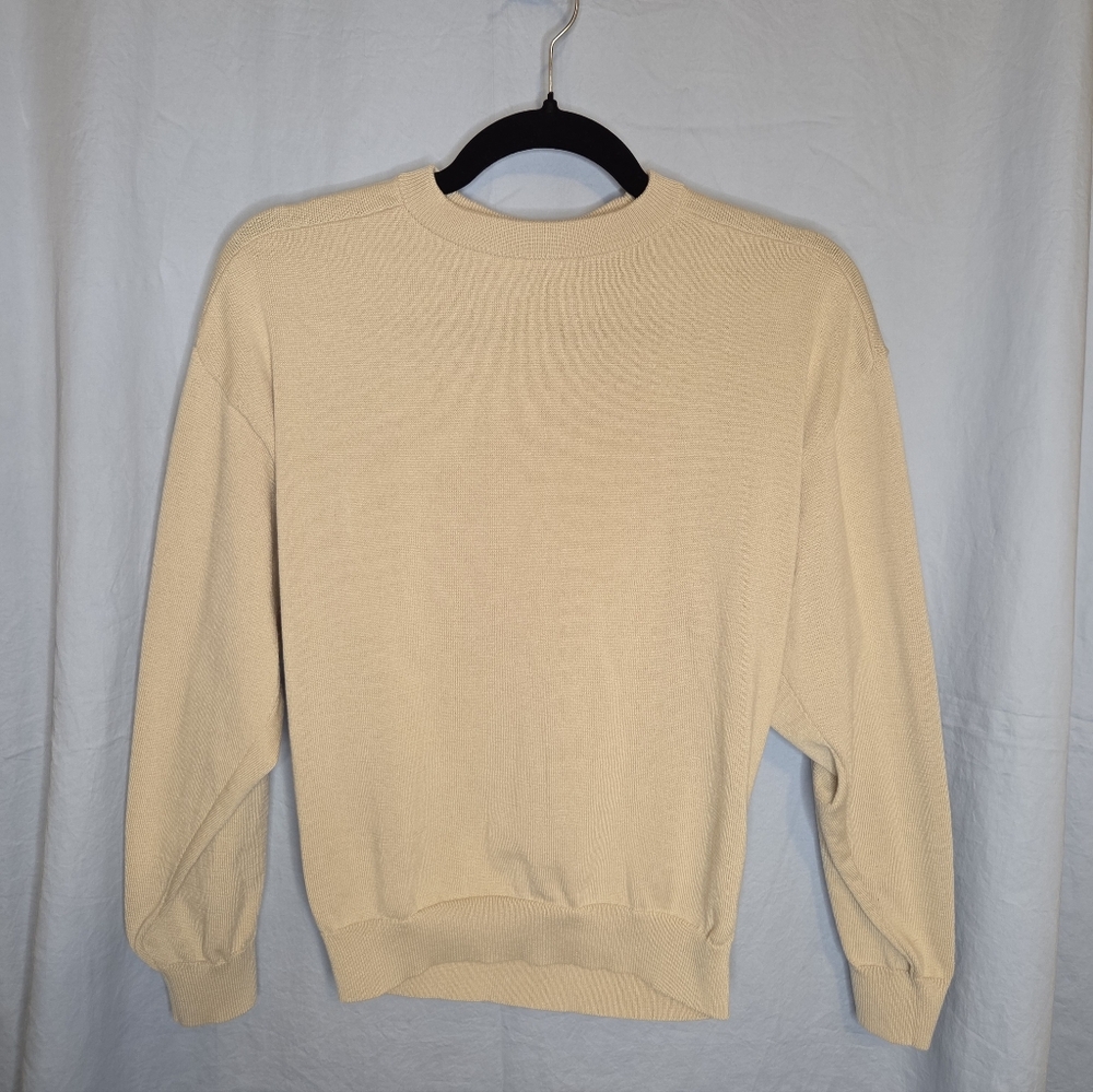 G394. Uniqlo Crewneck Wide Sweater in Cream - Size M